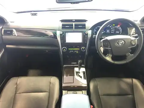 カタログ画像：カムリ （CAMRY） ハイブリッド レザーパッケージ 2013年9月 DAA-AVV50 2500cc レッドマイカメタリック 燃費23.4km / l 内装