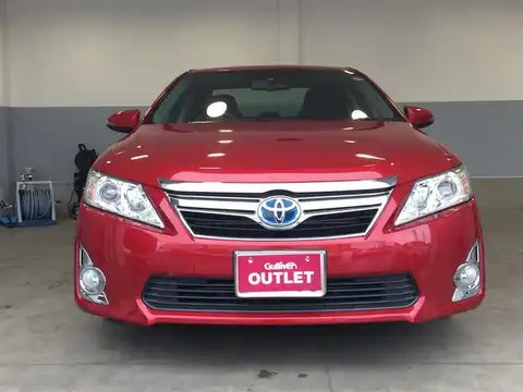 カタログ画像：カムリ （CAMRY） ハイブリッド レザーパッケージ 2013年9月 DAA-AVV50 2500cc レッドマイカメタリック 燃費23.4km / l フロント