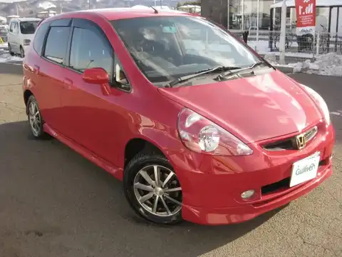 カタログ画像：フィット （FIT） １．５Ｔ 2003年10月 UA-GD3 1500cc ミラノレッド 燃費20.0km / l メイン（その他）