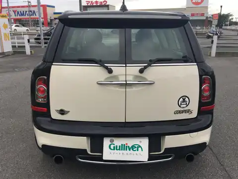 カタログ画像：ＭＩＮＩ （MINI） クーパーＳ クラブマン 2011年4月 DBA-ZG16 1600cc ペッパー・ホワイト（ソリッド） 燃費17.8km / l バック