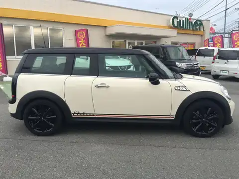 カタログ画像：ＭＩＮＩ （MINI） クーパーＳ クラブマン 2011年4月 DBA-ZG16 1600cc ペッパー・ホワイト（ソリッド） 燃費17.8km / l 外装