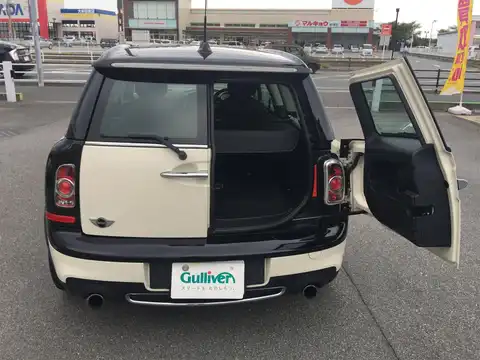 カタログ画像：ＭＩＮＩ （MINI） クーパーＳ クラブマン 2011年4月 DBA-ZG16 1600cc ペッパー・ホワイト（ソリッド） 燃費17.8km / l 内装