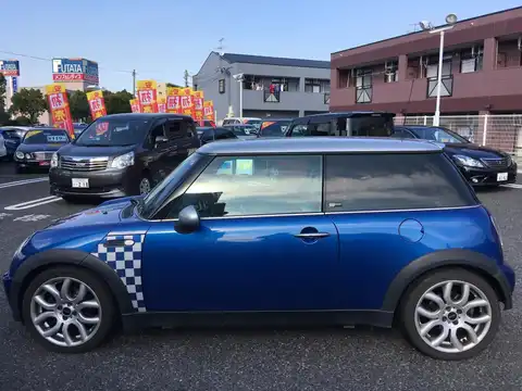 カタログ画像：ＭＩＮＩ （MINI） クーパー チェックメイト 2006年2月 GH-RA16 1600cc ハイパー・ブルー（メタリック） 燃費11.6km / l 外装