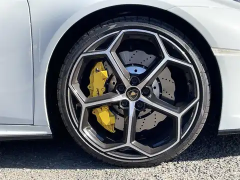 カタログ画像：ウラカン （HURACAN） ＥＶＯスパイダー 2021年2月 ABA-ZFDGF 5200cc タイヤ