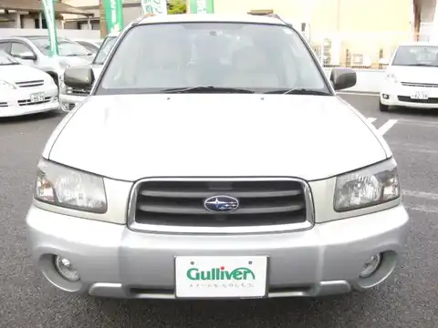 カタログ画像：フォレスター （FORESTER） Ｘ２０ Ｌ．Ｌ．Ｂｅａｎエディション 2004年4月 TA-SG5 2000cc シャンパンゴールド・オパール／プレミアムシルバー・メタリック 燃費13.6km / l フロント