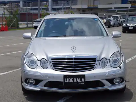 カタログ画像：Ｅクラス （E-CLASS） Ｅ３５０ アバンギャルドＳ 2008年1月 DBA-211056C 3500cc キューバナイトシルバー（Ｍ）orイリジウムシルバー（Ｍ） 燃費8.6km / l フロント