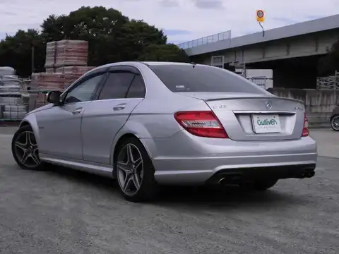 カタログ画像：Ｃクラス （C-CLASS） Ｃ６３ ＡＭＧ 2014年4月 CBA-204077 6300cc イリジウムシルバー（Ｍ）orパラジウムシルバー（Ｍ）orダイヤモンドシルバー（Ｍ） 燃費7.1km / l バック