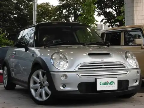 カタログ画像：ＭＩＮＩ （MINI） クーパーＳ 2002年3月 GH-RE16 1600cc ピュア・シルバーｏｒダーク・シルバー 燃費11.6km / l メイン（その他）
