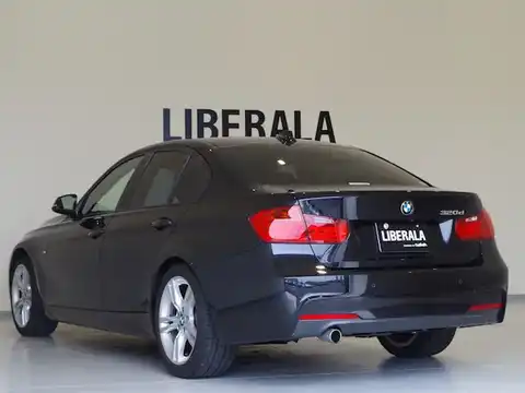 カタログ画像：３シリーズ （3 SERIES） ３２０ｄブルーパフォーマンス Ｍスポーツ 2012年8月 LDA-3D20 2000cc ブラック・サファイア（メタリック・カラー） 燃費19.4km / l バック