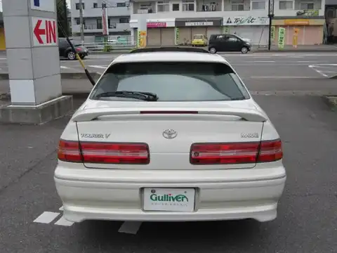 カタログ画像：マークII （MARK II） ツアラーＶ 1997年8月 E-JZX100 2500cc ホワイトパールマイカ 燃費9.6km / l バック