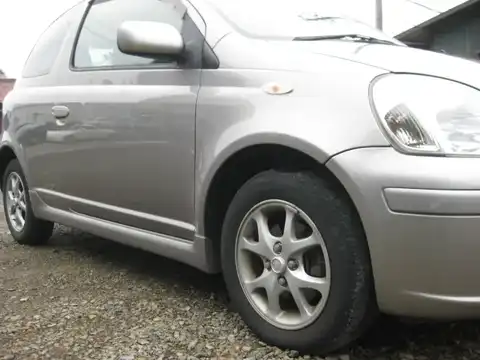 カタログ画像：ヴィッツ （VITZ） ＲＳ Ｖパッケージ 2004年4月 CBA-NCP13 1500cc グレーメタリック 燃費17.0km / l 外装