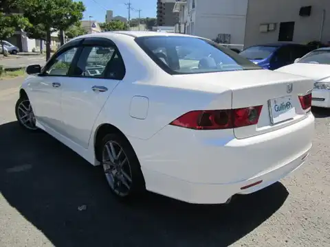 カタログ画像：アコード （ACCORD） ユーロＲ 2005年11月 ABA-CL7 2000cc プレミアムホワイト・パール 燃費11.8km / l バック