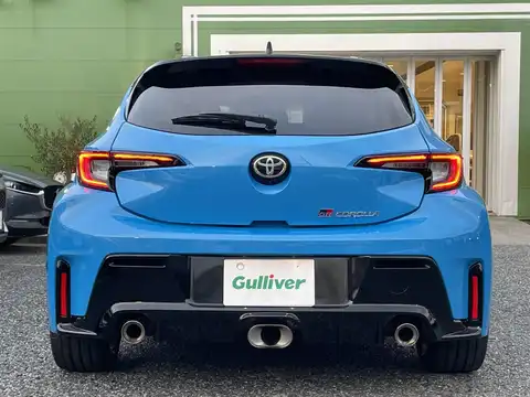 カタログ画像：ＧＲカローラ （GR COROLLA） ＲＺ 2023年8月 4BA-GZEA14H 1600cc シアンメタリック 燃費12.4km / l バック