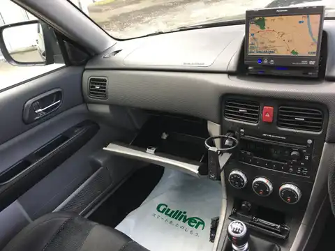 カタログ画像：フォレスター （FORESTER） ＳＴｉバージョン 2005年12月 TA-SG9 2500cc オブシディアンブラック・パール 燃費10.0km / l 内装