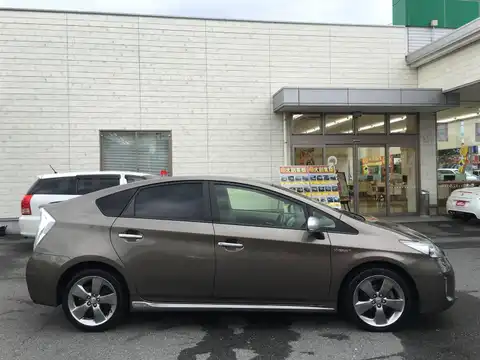 カタログ画像：プリウス （PRIUS） Ｓツーリングセレクション・マイコーデ 2014年4月 DAA-ZVW30 1800cc ブロンズマイカメタリック 燃費30.4km / l 外装