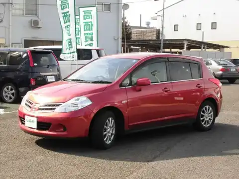 カタログ画像：ティーダ （TIIDA） １５Ｇ 2010年8月 DBA-C11 1500cc ルミナスレッド（Ｍ） 燃費18.0km / l 外装