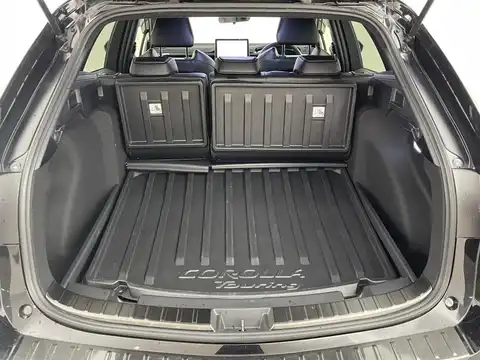 カタログ画像：カローラツーリング （COROLLA TOURING） ハイブリッド ダブルバイビー 2024年4月 6AA-ZWE219W 1800cc スパークリングブラックパールクリスタルシャイン 燃費27.3km / l 内装