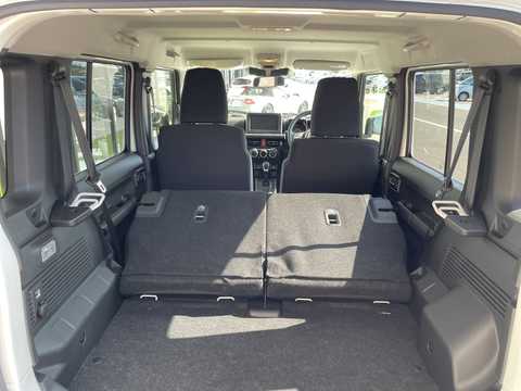 カタログ画像：ジムニー （JIMNY） ＸＧ 2025年11月 3BA-JB64W 660cc 燃費14.3km / l メイン