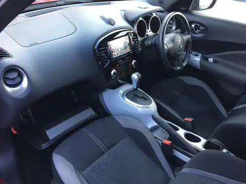 カタログ画像：ジューク （JUKE） １６ＧＴ ＦＯＵＲ パーソナライゼーション 2018年5月 CBA-NF15 1600cc ラディアントレッド（ＰＭ）orパッションレッド 燃費13.4km / l 内装