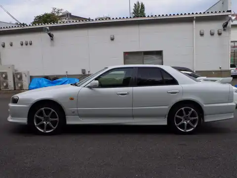 カタログ画像：スカイライン （SKYLINE） ２５ＧＴ－Ｖ 1999年2月 GF-ER34 2500cc ホワイト 燃費11.0km / l 外装