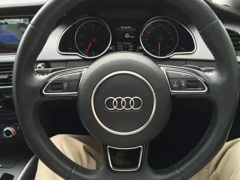 カタログ画像：Ａ５スポーツバック （A5 SPORTBACK） ２．０ＴＦＳＩクワトロ 2013年7月 DBA-8TCDNL 2000cc アイビスホワイト 燃費13.6km / l 内装