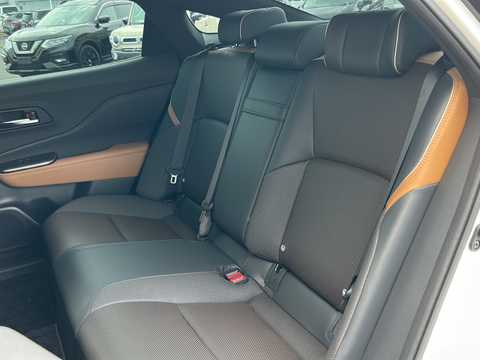 カタログ画像：クラウンクロスオーバー （CROWN CROSSOVER） ＲＳアドバンスド・ザ リミテッド－マットメタル 2023年12月 5AA-TZSH35 2400cc 燃費15.7km / l バック