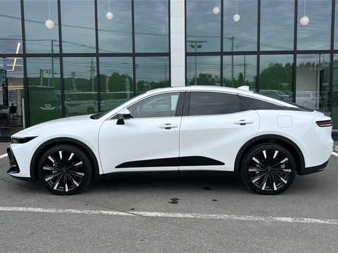 カタログ画像：クラウンクロスオーバー （CROWN CROSSOVER） ＲＳアドバンスド・ザ リミテッド－マットメタル 2023年12月 5AA-TZSH35 2400cc 燃費15.7km / l 外装