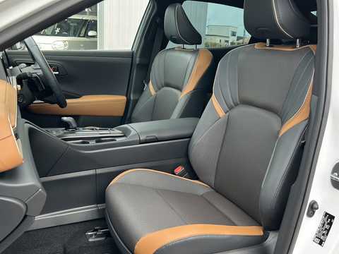 カタログ画像：クラウンクロスオーバー （CROWN CROSSOVER） ＲＳアドバンスド・ザ リミテッド－マットメタル 2023年12月 5AA-TZSH35 2400cc 燃費15.7km / l フロント