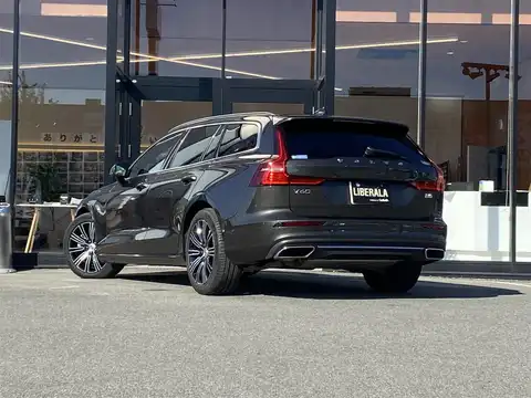 カタログ画像：Ｖ６０ （V60） Ｂ５ インスクリプション 2022年4月 5AA-ZB420TM 2000cc 燃費13.7km / l バック