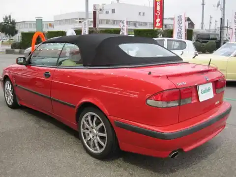 カタログ画像：９－３シリーズ （9-3 SERIES） ９－３ ＳＥ２．０Ｔ カブリオレ 1998年11月 GF-DB204 2000cc イモラレッド 燃費8.1km / l バック