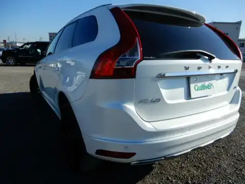 カタログ画像：ＸＣ６０ （XC60） Ｄ４ ＳＥ 2015年7月 LDA-DD4204TXC 2000cc アイスホワイト 燃費18.6km / l バック