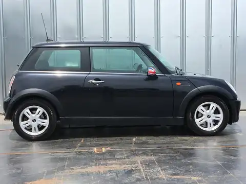 カタログ画像：ＭＩＮＩ （MINI） ワン 2004年9月 GH-RA16 1600cc アストロ・ブラックメタリック 燃費14.0km / l 外装