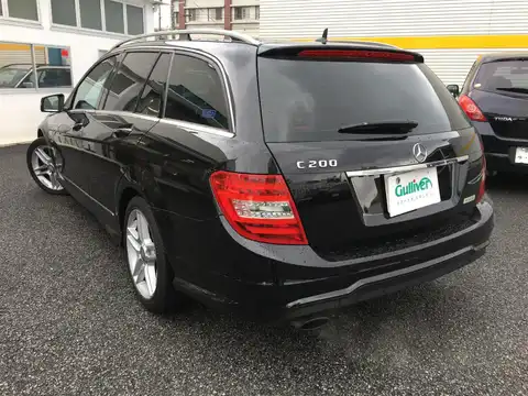 カタログ画像：Ｃクラスステーションワゴン （C-CLASS STATIONWAGON） Ｃ２００ ブルーエフィシェンシー ステーションワゴン アバンギャルド 2011年10月 DBA-204248 1800cc マグネタイトブラック（Ｍ）orオプシディアンブラック（Ｍ） 燃費13.6km / l バック