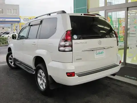 カタログ画像：ランドクルーザープラド （LAND CRUISER PRADO） ＴＸリミテッド 2007年4月 CBA-TRJ120W 2700cc ホワイトパールクリスタルシャイン 燃費8.8km / l バック