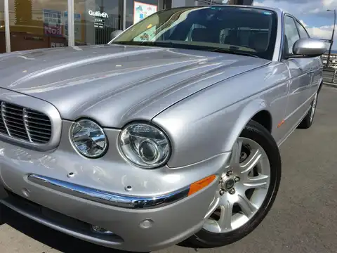 カタログ画像：ＸＪ （XJ） ＸＪ８ Ｌ ３．５ 2005年2月 GH-J80RA 3500cc プラチナ 燃費7.1km / l 外装