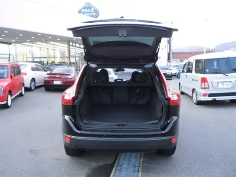 カタログ画像：ＸＣ６０ （XC60） Ｔ５ ＳＥ 2010年8月 CBA-DB4204TXC 2000cc ブラックサファイヤメタリック 燃費10.0km / l 外装