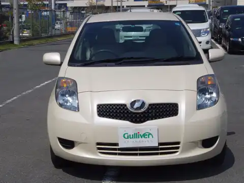 カタログ画像：ヴィッツ （VITZ） Ｆ アドバンスドエディション 2007年1月 DBA-SCP90 1300cc ベージュパールマイカ 燃費19.6km / l フロント