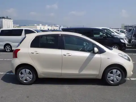 カタログ画像：ヴィッツ （VITZ） Ｆ アドバンスドエディション 2006年6月 DBA-SCP90 1300cc ベージュパールマイカ 燃費19.6km / l 外装