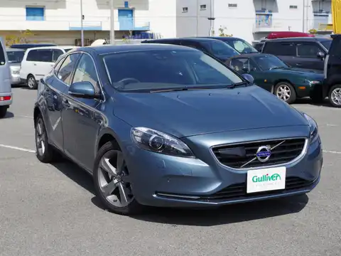 カタログ画像：Ｖ４０ （V40） Ｔ４ 2013年2月 DBA-MB4164T 1600cc ピアリッツブルーメタリック 燃費16.2km / l メイン（その他）