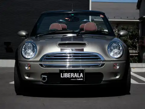 カタログ画像：ＭＩＮＩ （MINI） クーパーＳ コンバーチブル サイドウォーク 2007年5月 GH-RH16 1600cc スパークリング・シルバー（メタリック） フロント