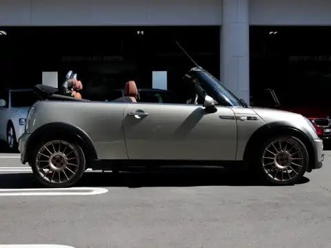 カタログ画像：ＭＩＮＩ （MINI） クーパーＳ コンバーチブル サイドウォーク 2007年5月 GH-RH16 1600cc スパークリング・シルバー（メタリック） 外装