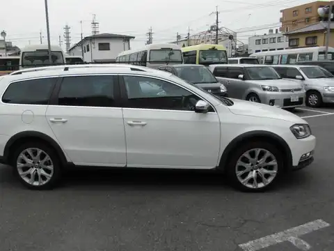 カタログ画像：パサートオールトラック （PASSAT ALLTRACK） ２．０ＴＳＩ 2012年6月 ABA-3CCCZF 2000cc キャンディホワイト 燃費11.6km / l 外装