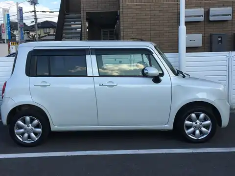 カタログ画像：アルトラパン （ALTO LAPIN） Ｔ 2010年8月 DBA-HE22S 660cc パールホワイト 燃費20.2km / l 外装