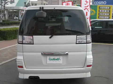 カタログ画像：エルグランド （ELGRAND） ライダー ラウンジパッケージ装着車 1999年8月 GF-ALWE50 3300cc ホワイトパール（３Ｐ）ｏｒホワイトパール（３Ｐ）（Ｓ．Ｆ．Ｈ．Ｃ） 燃費6.8km / l バック