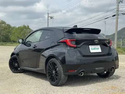 カタログ画像：ＧＲヤリス （GR YARIS） ＲＳ ライトパッケージ 2022年4月 5BA-MXPA12 1500cc プレシャスブラックパール 燃費18.2km / l バック