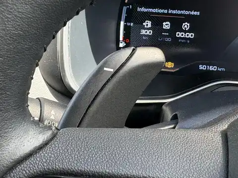 カタログ画像：Ｃ５エアクロス （C5 AIRCROSS） プラグインハイブリッド 2021年6月 3LA-C845G06H 1600cc ブラン バンキーズ 燃費16.1km / l 内装