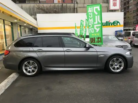 カタログ画像：５シリーズ （5 SERIES） ５２３ｉツーリング Ｍスポーツパッケージ 2010年9月 DBA-MT25 2500cc 燃費10.2km / l 外装