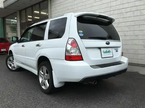 カタログ画像：フォレスター （FORESTER） １０ｔｈアニバーサリー 2007年1月 CBA-SG5 2000cc ピュアホワイト 燃費13.0km / l バック