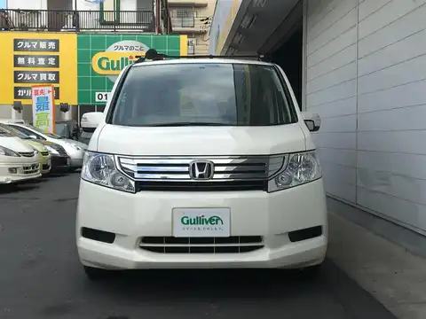 カタログ画像：ステップワゴン （STEPWAGON） Ｇ ＨＩＤエディション 2010年10月 DBA-RK2 2000cc プレミアムホワイト・パール 燃費11.6km / l フロント