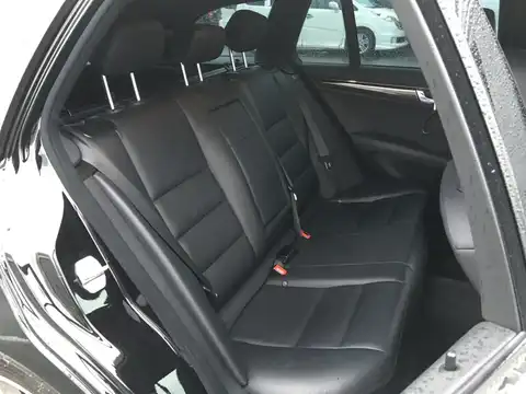 カタログ画像：Ｃクラスステーションワゴン （C-CLASS STATIONWAGON） Ｃ２００ ＣＧＩブルーエフィシェンシー ステーションワゴン アバンギャルド 2010年2月 DBA-204248 1800cc オブシディアンブラック 燃費11.6km / l 内装